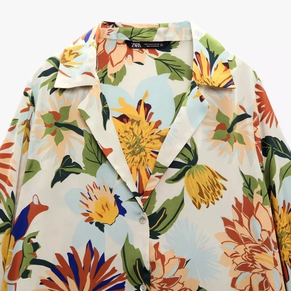 ZARA Satin‎ floral print buttoned down woman’s shirt blouse Sz XS